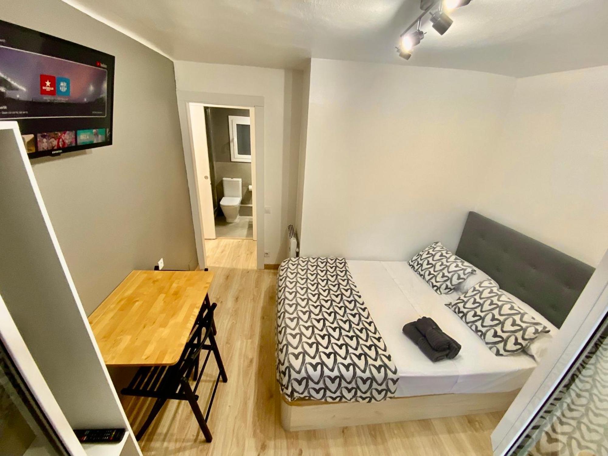 Suites Nuevas Con Bano Privado Frente Al Metro St Mwc Barcelona-Fira لوسبيتاليت دي يوبريغات المظهر الخارجي الصورة