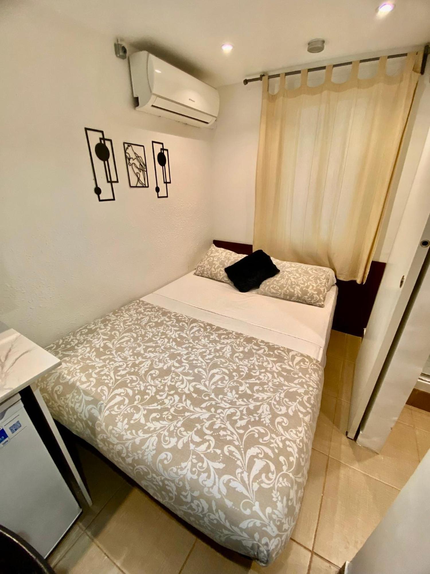 Suites Nuevas Con Bano Privado Frente Al Metro St Mwc Barcelona-Fira لوسبيتاليت دي يوبريغات المظهر الخارجي الصورة