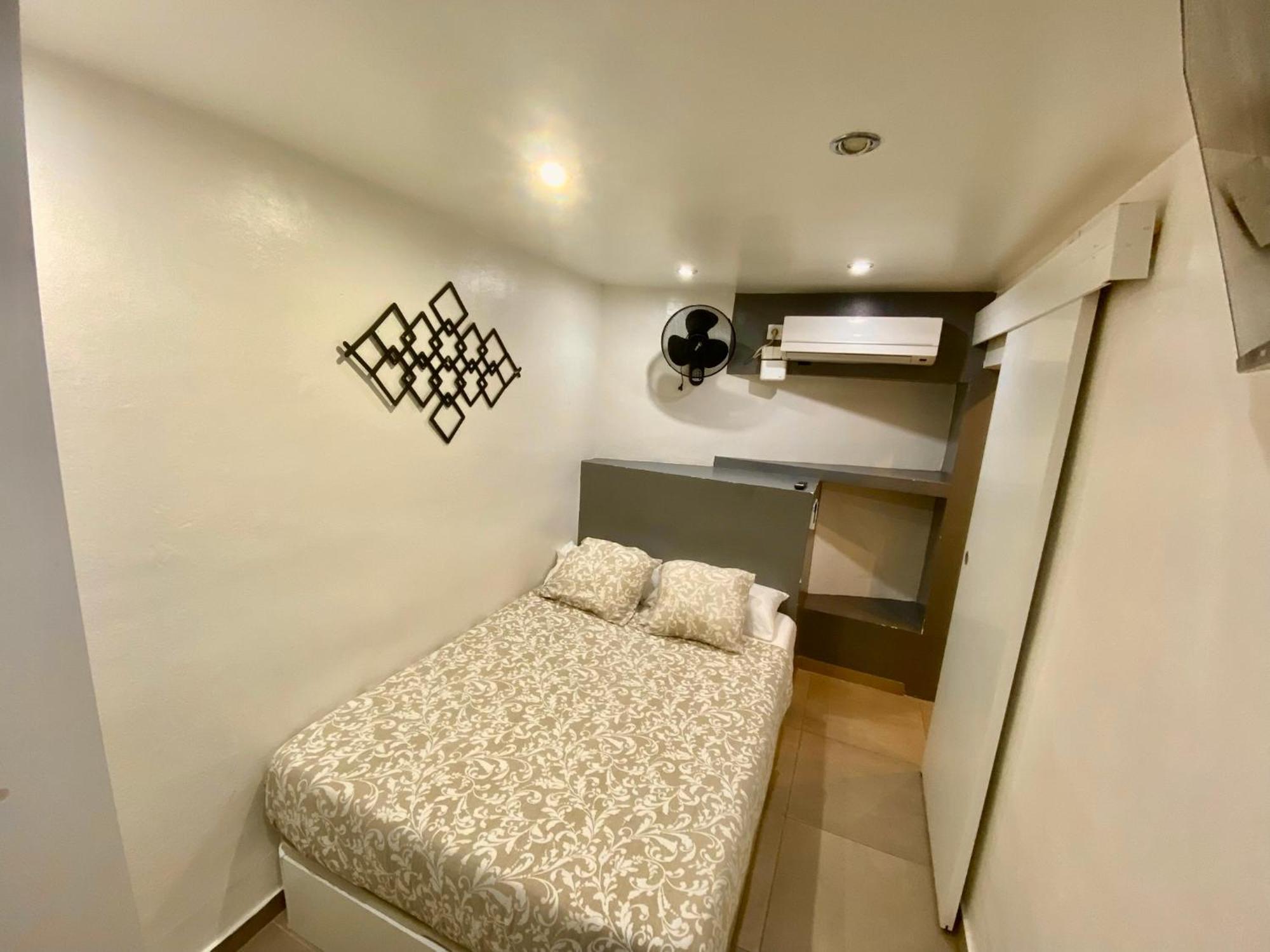 Suites Nuevas Con Bano Privado Frente Al Metro St Mwc Barcelona-Fira لوسبيتاليت دي يوبريغات المظهر الخارجي الصورة