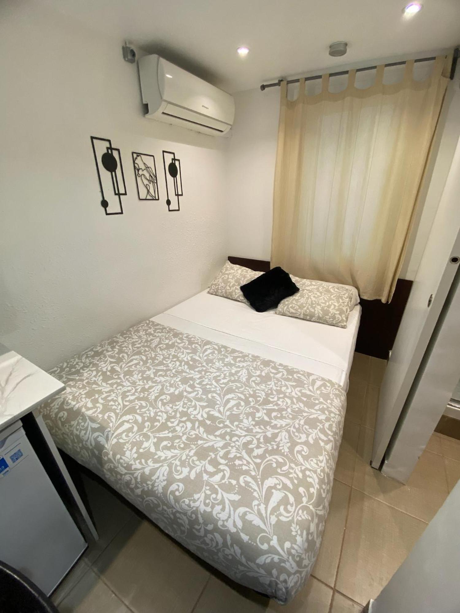 Suites Nuevas Con Bano Privado Frente Al Metro St Mwc Barcelona-Fira لوسبيتاليت دي يوبريغات المظهر الخارجي الصورة